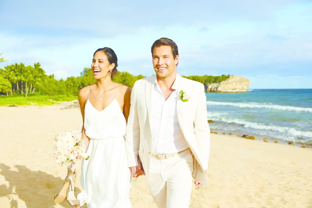 Wear light clothes at your Hawaii wedding