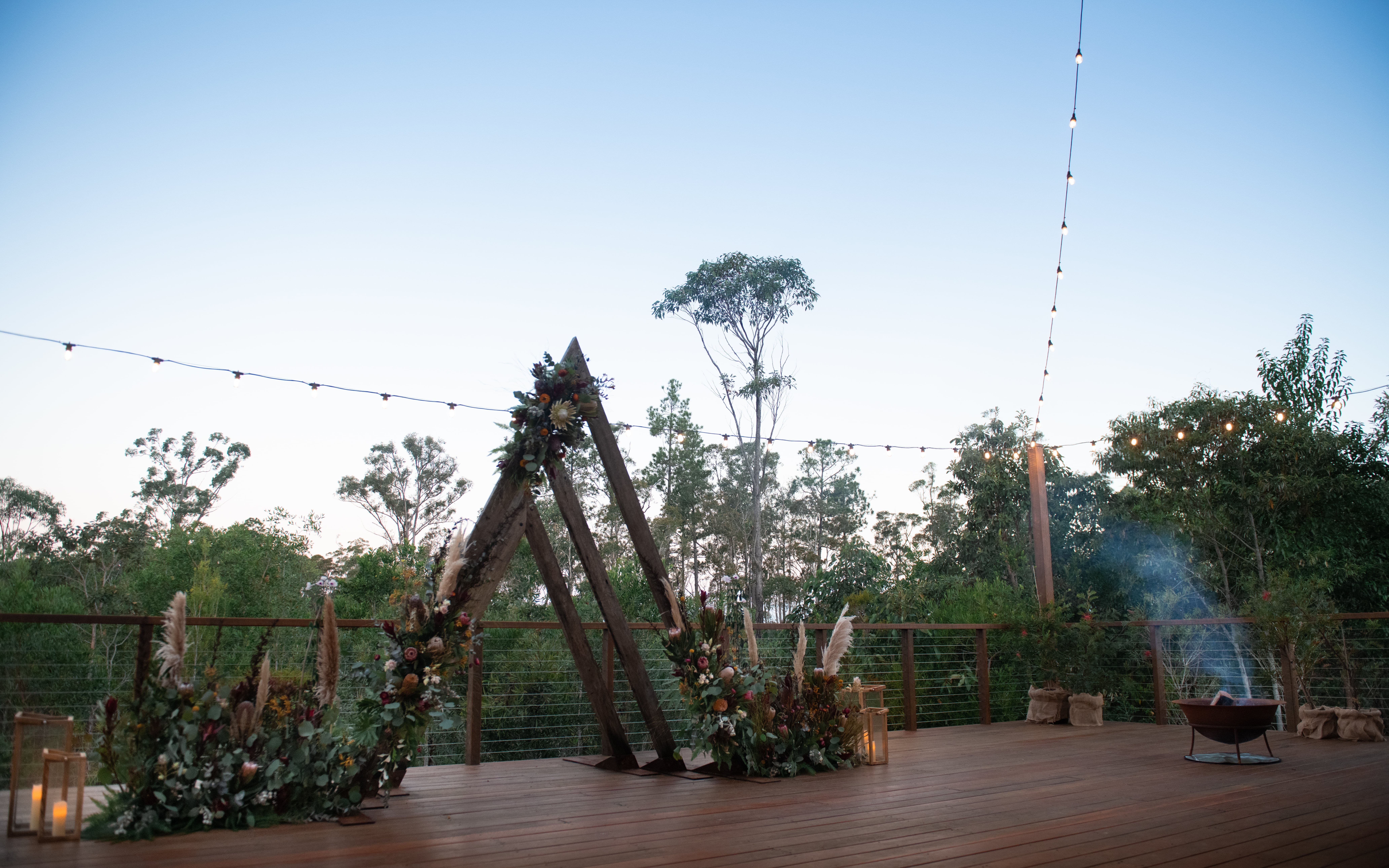 Real-wedding-Luke-and-Mitch-at-The-Crocodile-Lodge-Australia-Zoo-Queensland-wedding-venue-arch