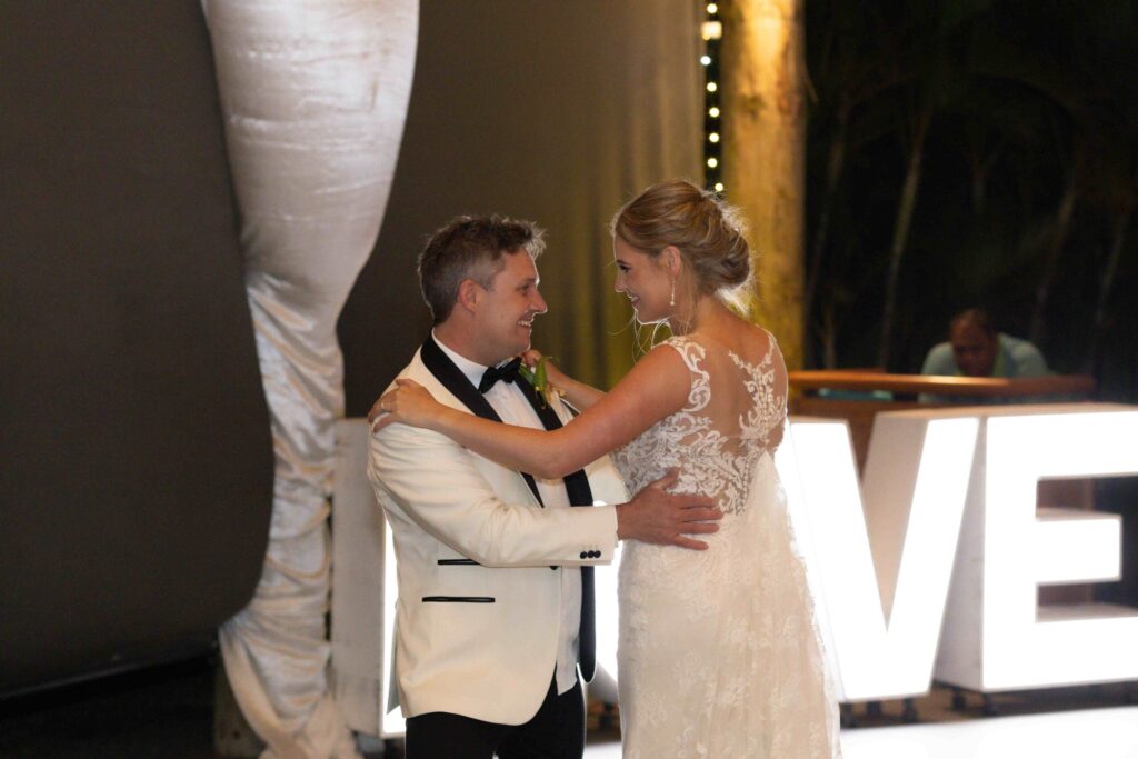 Kylee & Jason at Outrigger Fiji Beach Resort - images by Ocean Studio Fiji - bride and groom first dance