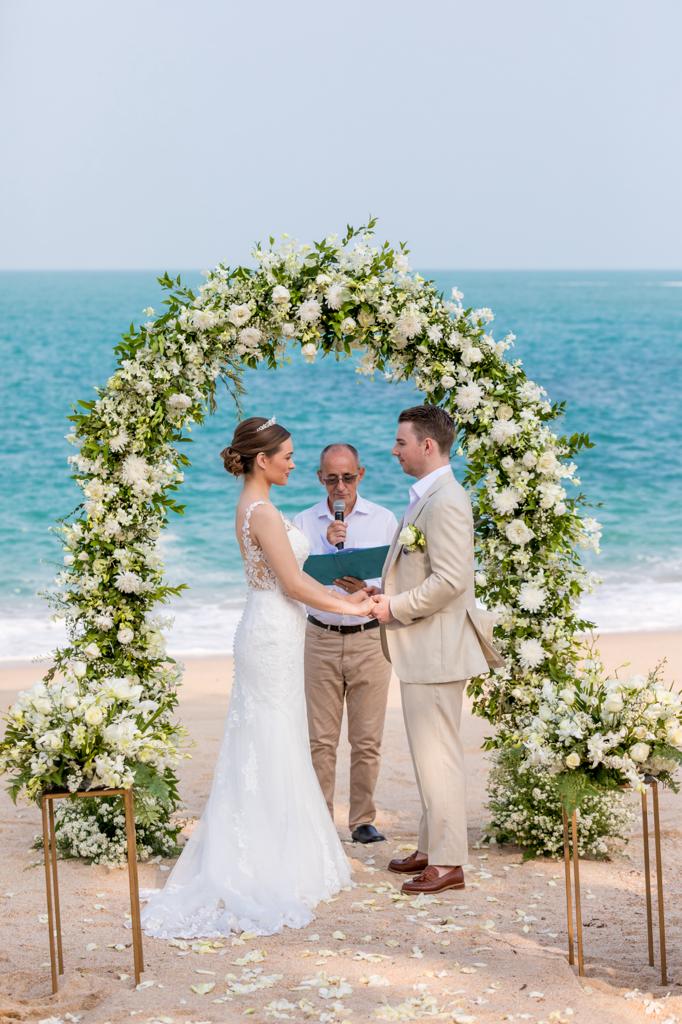 Real Wedding - Lucy + Liam, Garrya Tongsai Bay Samui - wedding ceremony at the beach